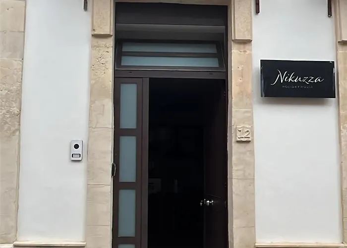 Dom wakacyjny Nikuzza House *